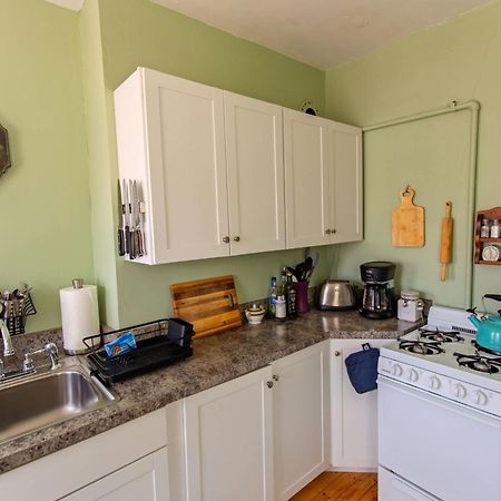 Centrally Located With Lake Views Burlington Exteriér fotografie